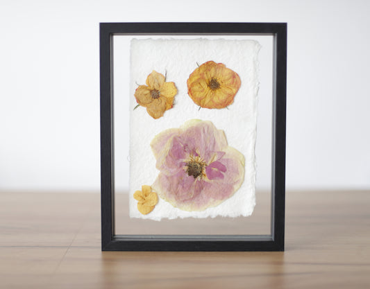 Enmarcado personalizado flor prensada sobre papel